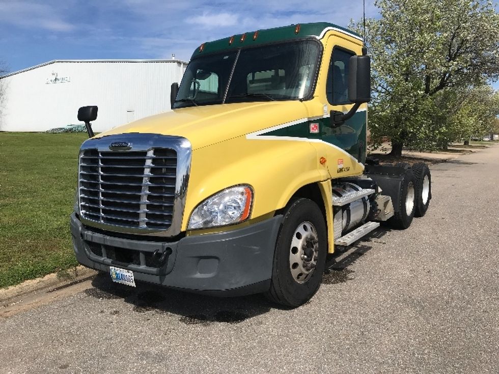Day Cab Tractor-Heavy Duty Tractors-Freightliner-2019-Cascadia 12564ST-Montgomery-AL-307,499\n\t\tmiles-$ 56,000 - Image 3