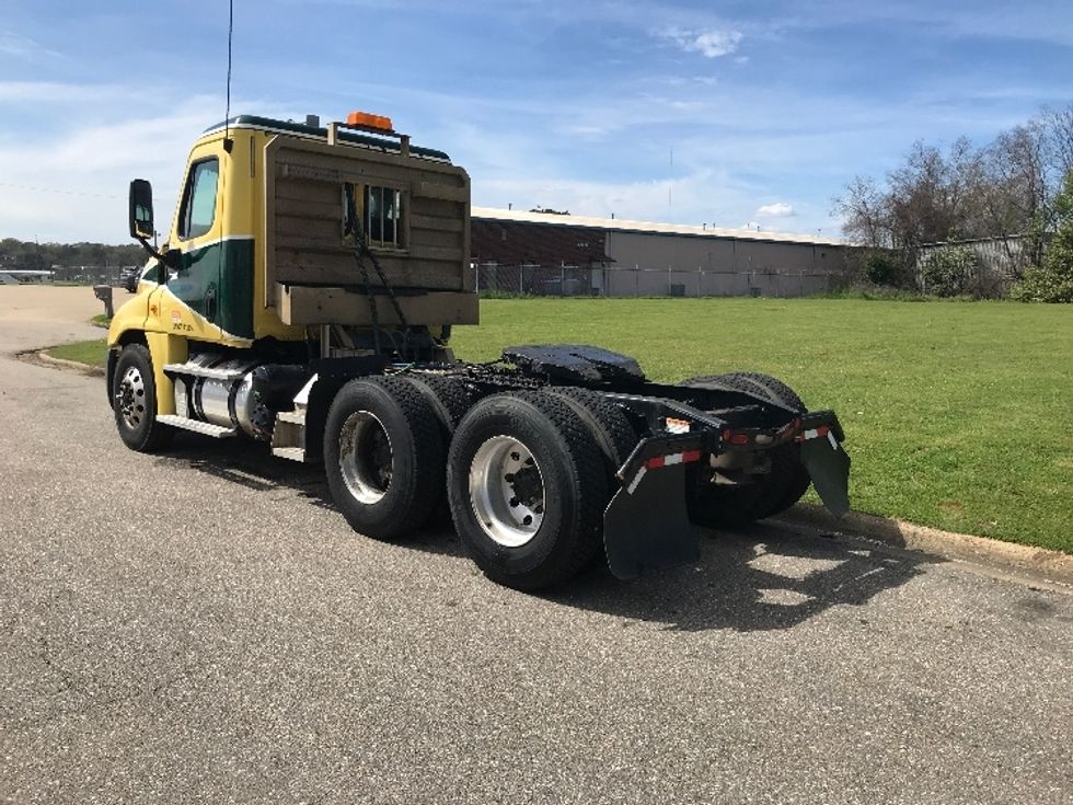 Day Cab Tractor-Heavy Duty Tractors-Freightliner-2019-Cascadia 12564ST-Montgomery-AL-307,499\n\t\tmiles-$ 56,000 - Image 5