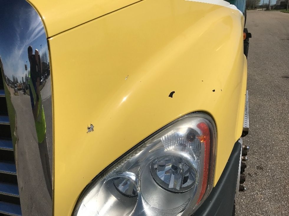 Day Cab Tractor-Heavy Duty Tractors-Freightliner-2019-Cascadia 12564ST-Montgomery-AL-383,137\n\t\tmiles-$ 48,750 - Image 16