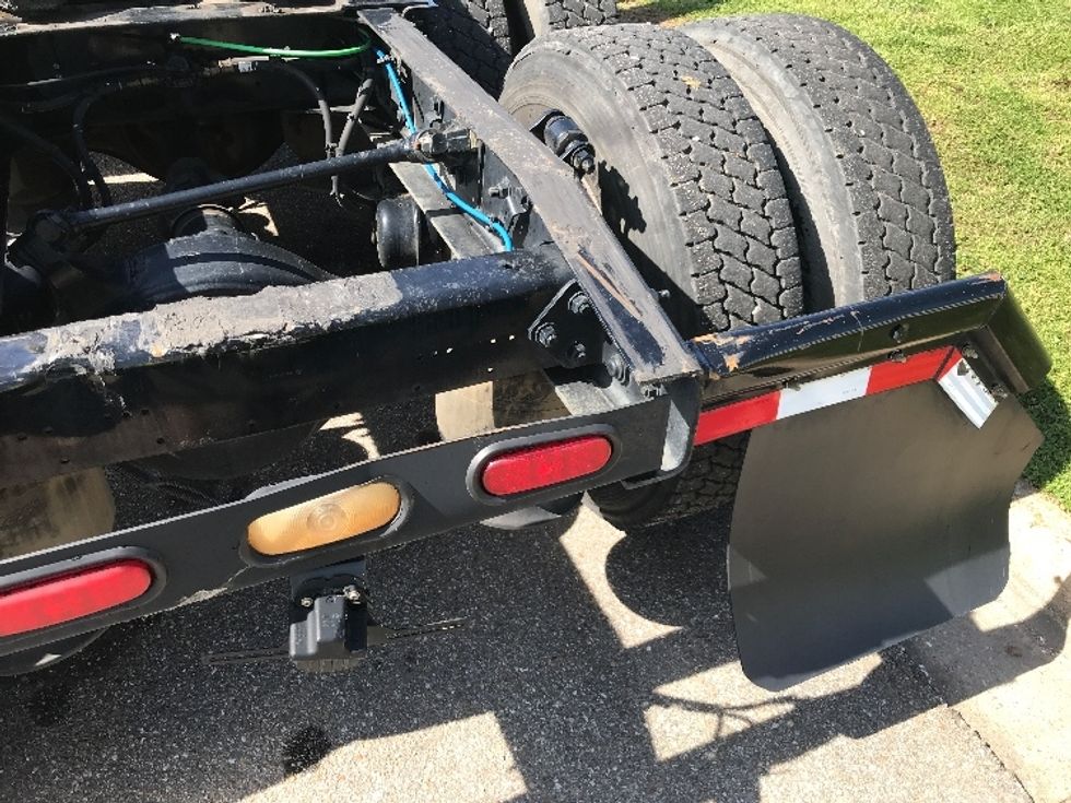 Day Cab Tractor-Heavy Duty Tractors-Freightliner-2019-Cascadia 12564ST-Montgomery-AL-383,137\n\t\tmiles-$ 48,750 - Image 18