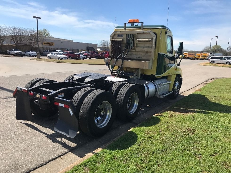 Day Cab Tractor-Heavy Duty Tractors-Freightliner-2019-Cascadia 12564ST-Montgomery-AL-383,137\n\t\tmiles-$ 48,750 - Image 7