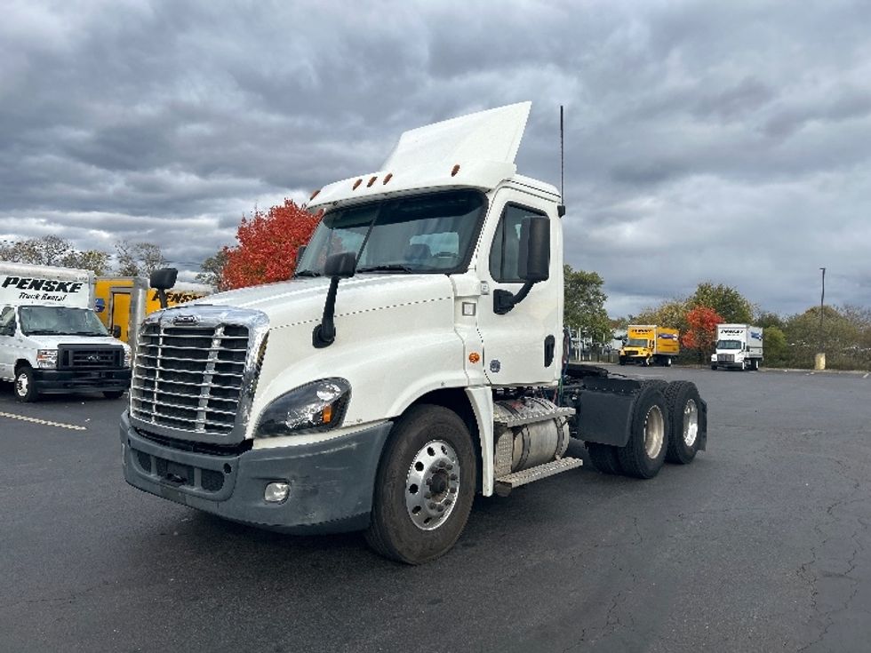 Day Cab Tractor-Heavy Duty Tractors-Freightliner-2019-Cascadia 12564ST-Montgomery-NY-149,356\n\t\tmiles-$ 45,250 - Image 3
