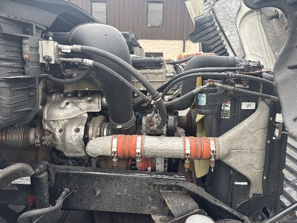 Day Cab Tractor-Heavy Duty Tractors-Freightliner-2019-Cascadia 12564ST-Montgomery-NY-303,364\n\t\tmiles-$ 44,250 - Image 15