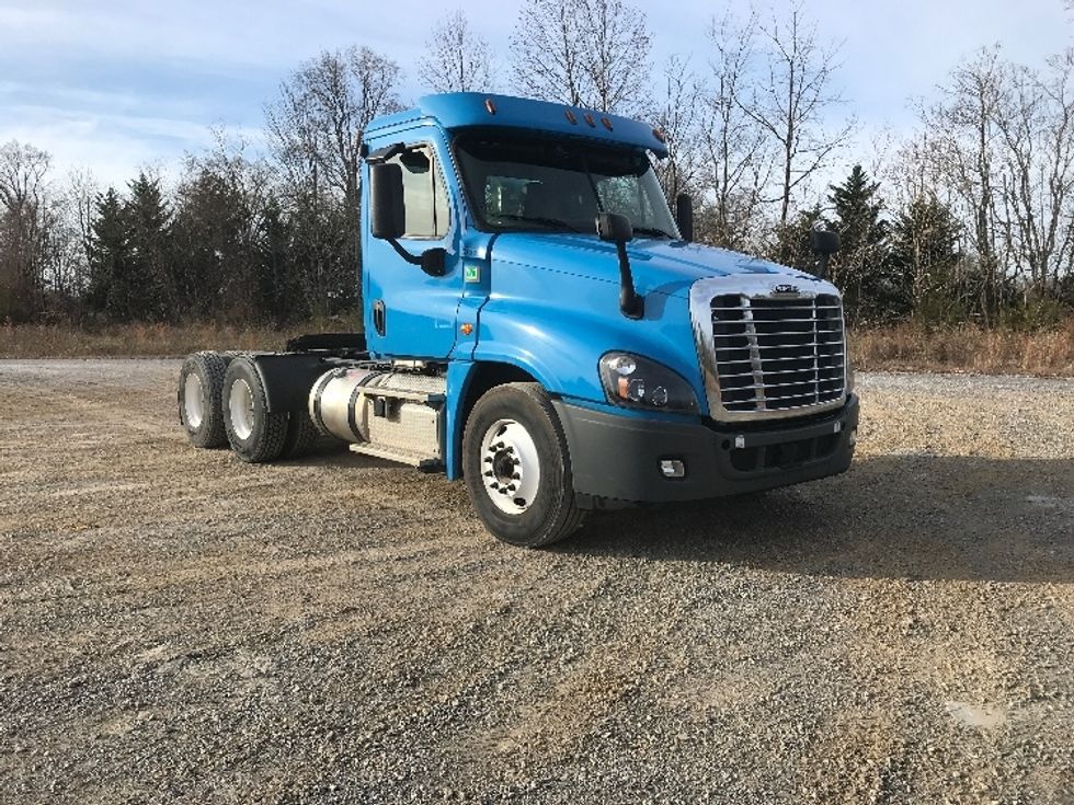 Day Cab Tractor-Heavy Duty Tractors-Freightliner-2019-Cascadia 12564ST-Morristown-TN-408,886\n\t\tmiles-$ 38,000 - Image 1