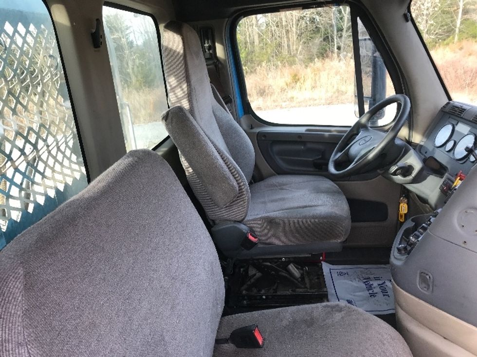 Day Cab Tractor-Heavy Duty Tractors-Freightliner-2019-Cascadia 12564ST-Morristown-TN-408,886\n\t\tmiles-$ 38,000 - Image 14