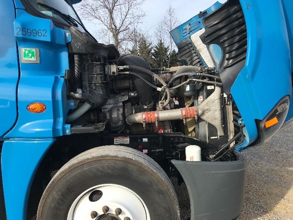 Day Cab Tractor-Heavy Duty Tractors-Freightliner-2019-Cascadia 12564ST-Morristown-TN-408,886\n\t\tmiles-$ 38,000 - Image 15