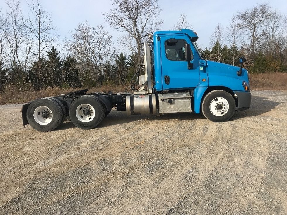 Day Cab Tractor-Heavy Duty Tractors-Freightliner-2019-Cascadia 12564ST-Morristown-TN-408,886\n\t\tmiles-$ 38,000 - Image 8