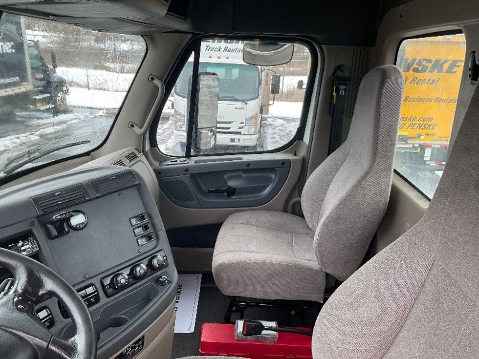 Day Cab Tractor-Heavy Duty Tractors-Freightliner-2019-Cascadia 12564ST-Mount Pleasant-PA-237,309\n\t\tmiles-$ 55,000 - Image 11