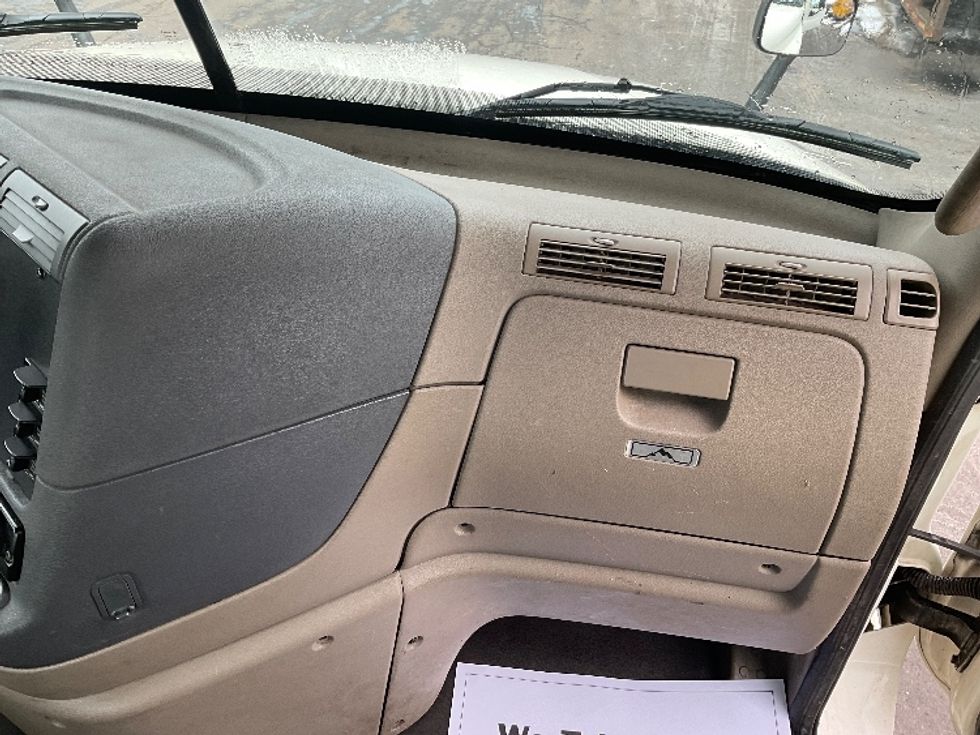 Day Cab Tractor-Heavy Duty Tractors-Freightliner-2019-Cascadia 12564ST-Mount Pleasant-PA-237,309\n\t\tmiles-$ 55,000 - Image 13