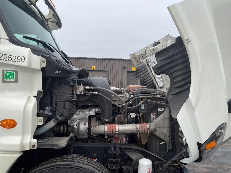 Day Cab Tractor-Heavy Duty Tractors-Freightliner-2019-Cascadia 12564ST-Mount Pleasant-PA-237,309\n\t\tmiles-$ 55,000 - Image 15