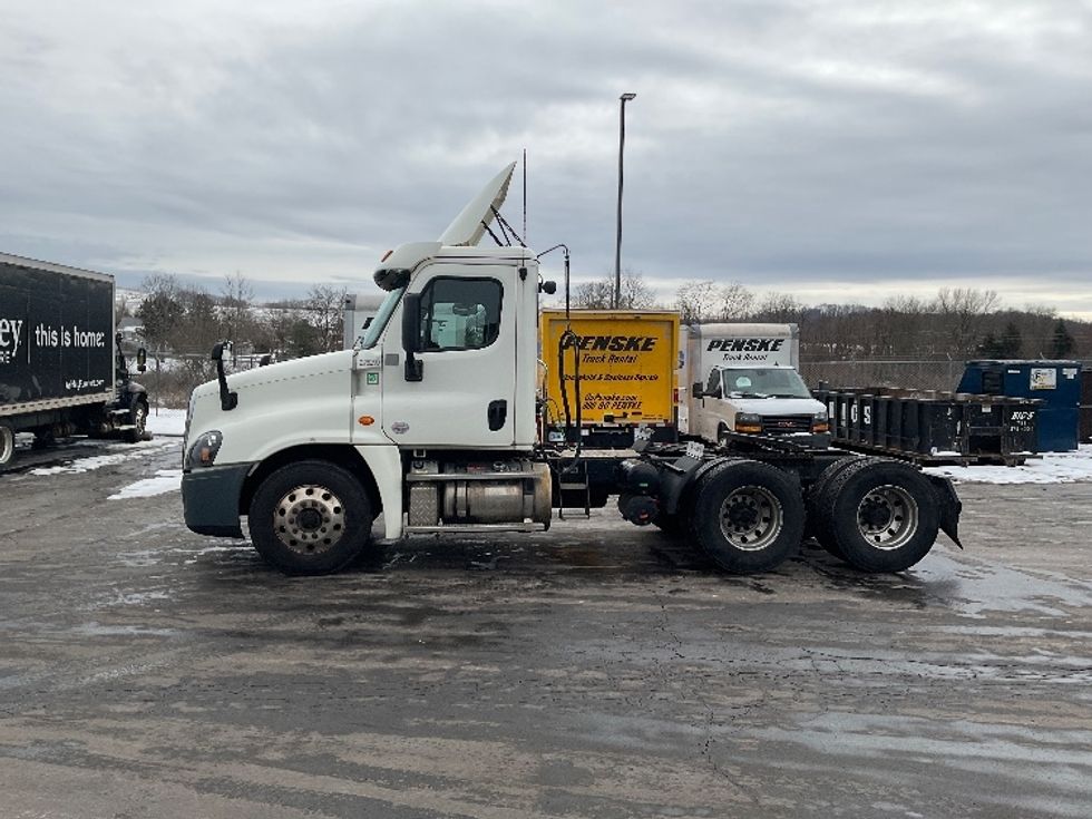 Day Cab Tractor-Heavy Duty Tractors-Freightliner-2019-Cascadia 12564ST-Mount Pleasant-PA-237,309\n\t\tmiles-$ 55,000 - Image 4