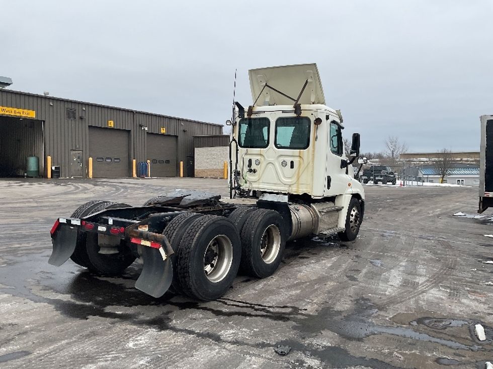 Day Cab Tractor-Heavy Duty Tractors-Freightliner-2019-Cascadia 12564ST-Mount Pleasant-PA-237,309\n\t\tmiles-$ 55,000 - Image 7