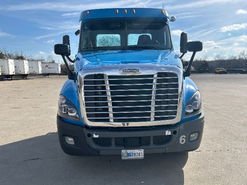 Day Cab Tractor-Heavy Duty Tractors-Freightliner-2019-Cascadia 12564ST-Nashville (Mount Juliet)-TN-337,377\n\t\tmiles-$ 40,500 - Image 2