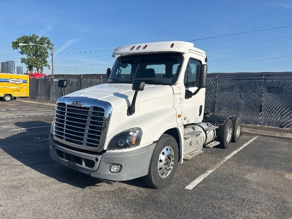 Day Cab Tractor-Heavy Duty Tractors-Freightliner-2019-Cascadia 12564ST-Nashville (Mount Juliet)-TN-346,828\n\t\tmiles-$ 41,750 - Image 3