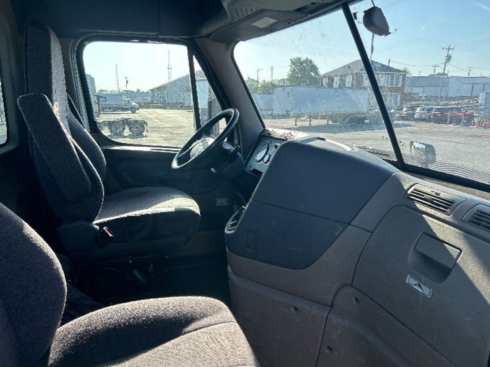 Day Cab Tractor-Heavy Duty Tractors-Freightliner-2019-Cascadia 12564ST-Nashville (Mount Juliet)-TN-346,828\n\t\tmiles-$ 41,750 - Image 14