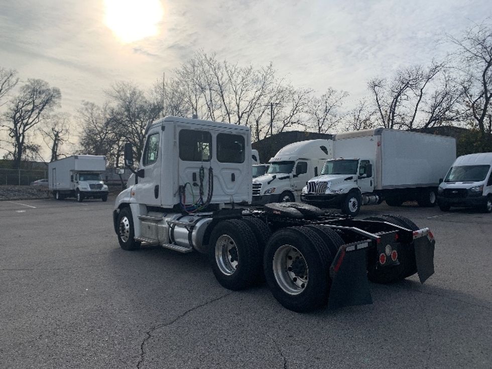 Day Cab Tractor-Heavy Duty Tractors-Freightliner-2019-Cascadia 12564ST-Nashville (Mount Juliet)-TN-348,946\n\t\tmiles-$ 44,750 - Image 5