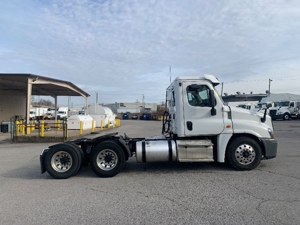 Day Cab Tractor-Heavy Duty Tractors-Freightliner-2019-Cascadia 12564ST-Nashville (Mount Juliet)-TN-348,946\n\t\tmiles-$ 44,750 - Image 8