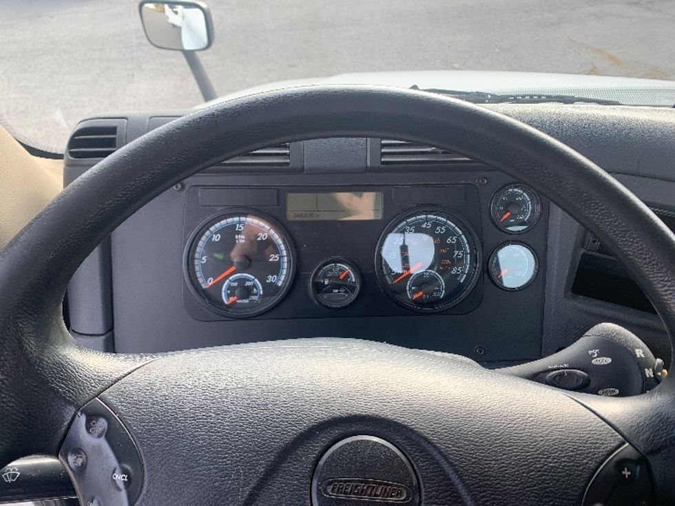 Day Cab Tractor-Heavy Duty Tractors-Freightliner-2019-Cascadia 12564ST-Nashville (Mount Juliet)-TN-348,946\n\t\tmiles-$ 44,750 - Image 11