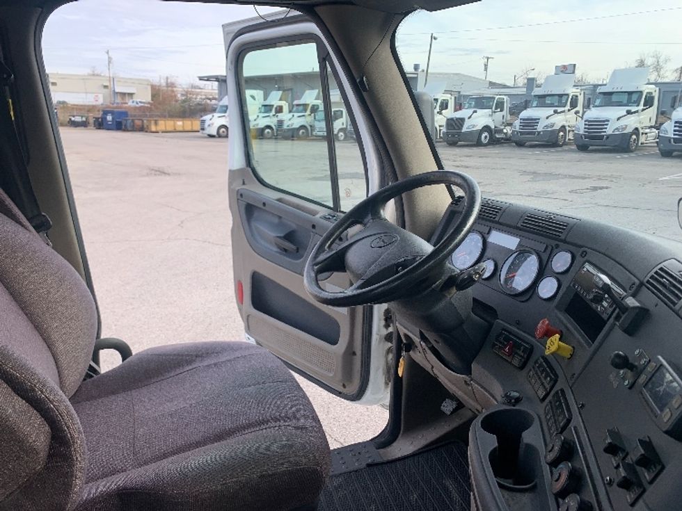 Day Cab Tractor-Heavy Duty Tractors-Freightliner-2019-Cascadia 12564ST-Nashville (Mount Juliet)-TN-348,946\n\t\tmiles-$ 44,750 - Image 14