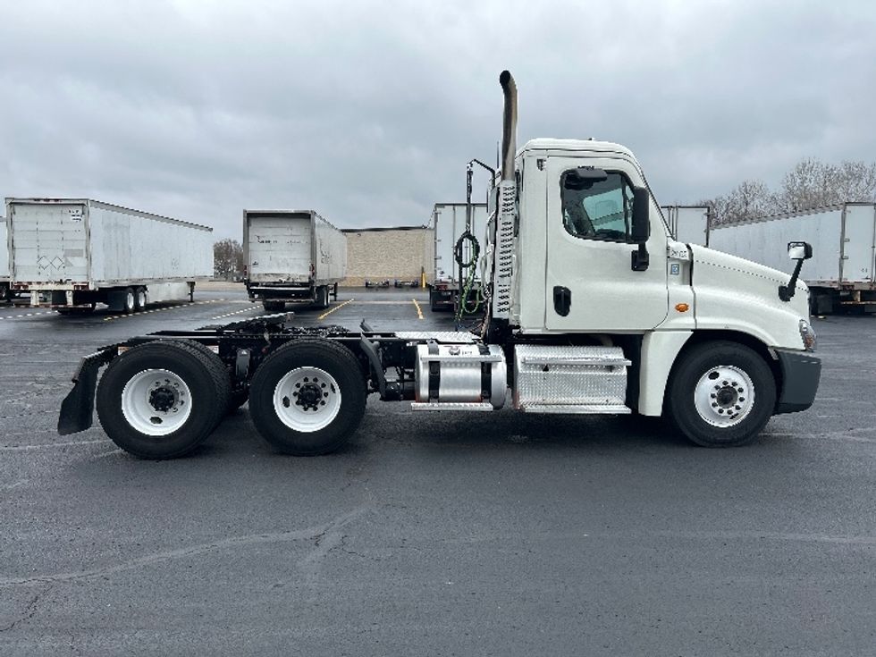 Day Cab Tractor-Heavy Duty Tractors-Freightliner-2019-Cascadia 12564ST-Nashville (Mount Juliet)-TN-498,588\n\t\tmiles-$ 32,000 - Image 8