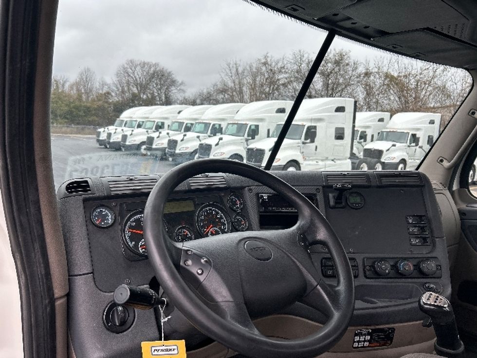 Day Cab Tractor-Heavy Duty Tractors-Freightliner-2019-Cascadia 12564ST-Nashville (Mount Juliet)-TN-498,588\n\t\tmiles-$ 32,000 - Image 10
