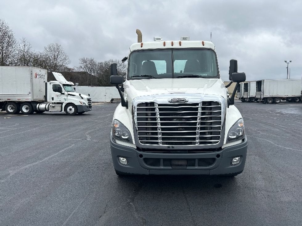 Day Cab Tractor-Heavy Duty Tractors-Freightliner-2019-Cascadia 12564ST-Nashville (Mount Juliet)-TN-498,588\n\t\tmiles-$ 32,000 - Image 2