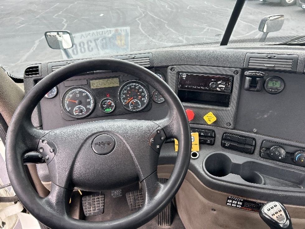 Day Cab Tractor-Heavy Duty Tractors-Freightliner-2019-Cascadia 12564ST-Nashville (Mount Juliet)-TN-498,588\n\t\tmiles-$ 32,000 - Image 11