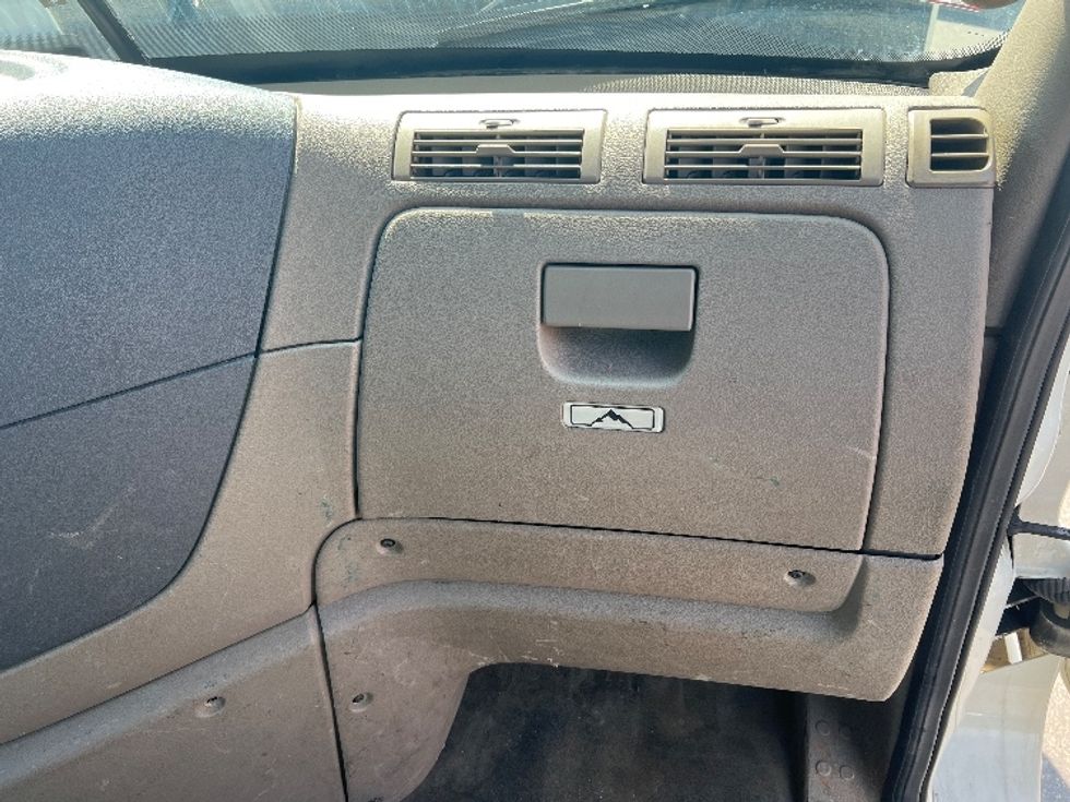 Day Cab Tractor-Heavy Duty Tractors-Freightliner-2019-Cascadia 12564ST-New Bedford-MA-356,422\n\t\tmiles-$ 52,250 - Image 13