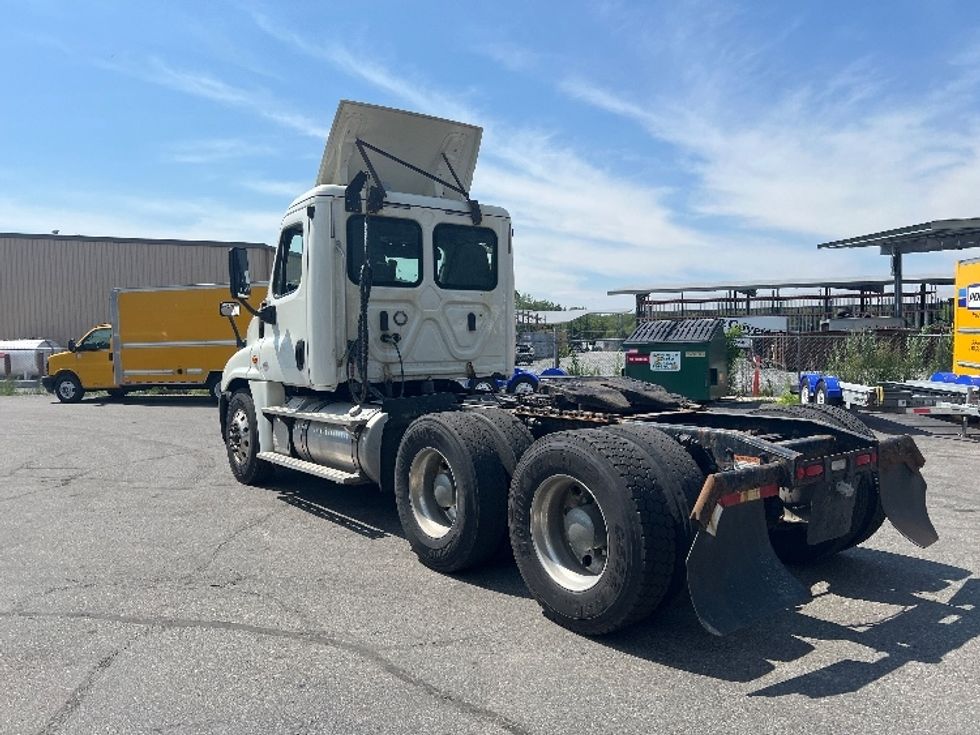 Day Cab Tractor-Heavy Duty Tractors-Freightliner-2019-Cascadia 12564ST-New Bedford-MA-356,422\n\t\tmiles-$ 52,250 - Image 5