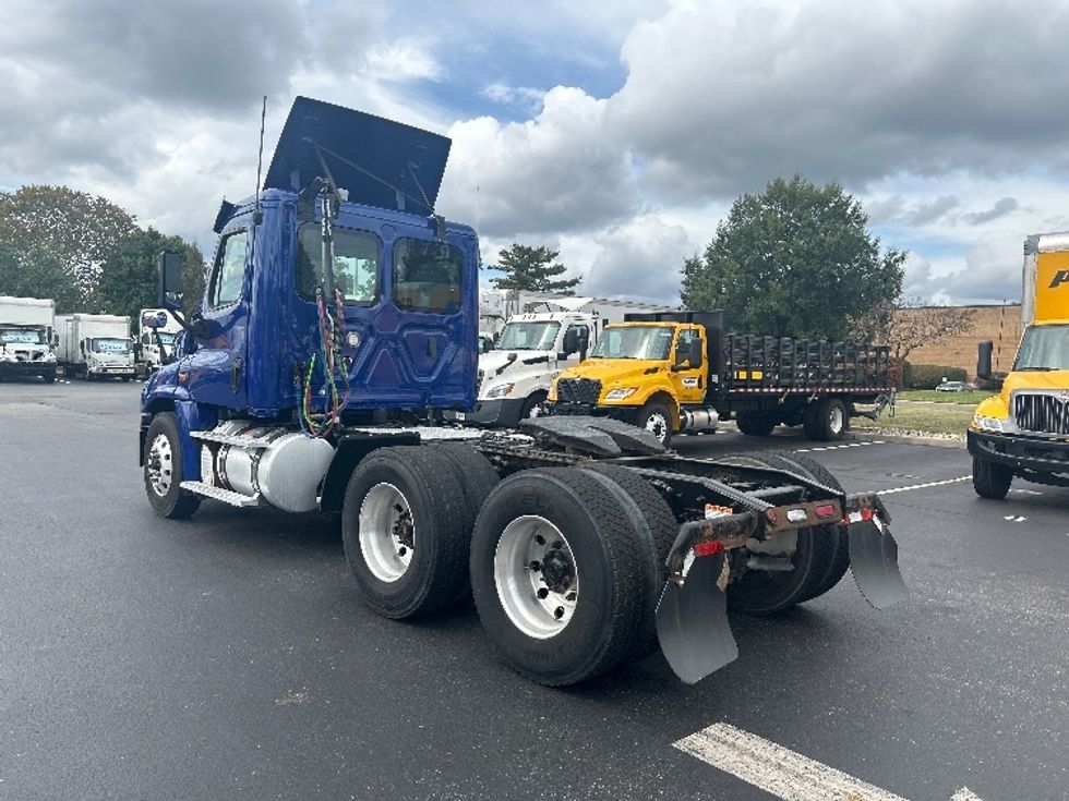 Day Cab Tractor-Heavy Duty Tractors-Freightliner-2019-Cascadia 12564ST-New Castle-DE-569,208\n\t\tmiles-$ 24,250 - Image 5