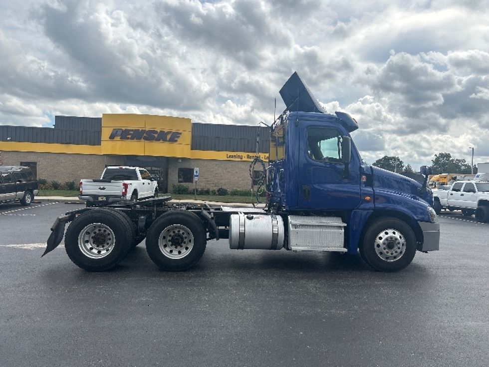 Day Cab Tractor-Heavy Duty Tractors-Freightliner-2019-Cascadia 12564ST-New Castle-DE-569,208\n\t\tmiles-$ 24,250 - Image 8