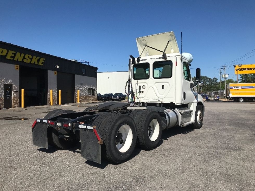 Day Cab Tractor-Heavy Duty Tractors-Freightliner-2019-Cascadia 12564ST-Norfolk-VA-385,932\n\t\tmiles-$ 43,250 - Image 7