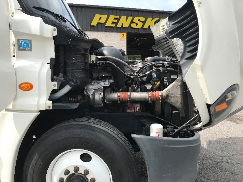 Day Cab Tractor-Heavy Duty Tractors-Freightliner-2019-Cascadia 12564ST-Norfolk-VA-470,897\n\t\tmiles-$ 38,750 - Image 15