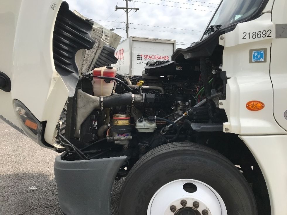 Day Cab Tractor-Heavy Duty Tractors-Freightliner-2019-Cascadia 12564ST-Norfolk-VA-470,897\n\t\tmiles-$ 38,750 - Image 16