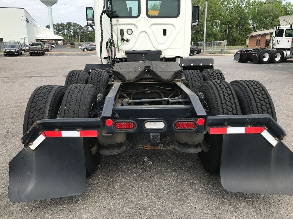 Day Cab Tractor-Heavy Duty Tractors-Freightliner-2019-Cascadia 12564ST-Norfolk-VA-470,897\n\t\tmiles-$ 38,750 - Image 6