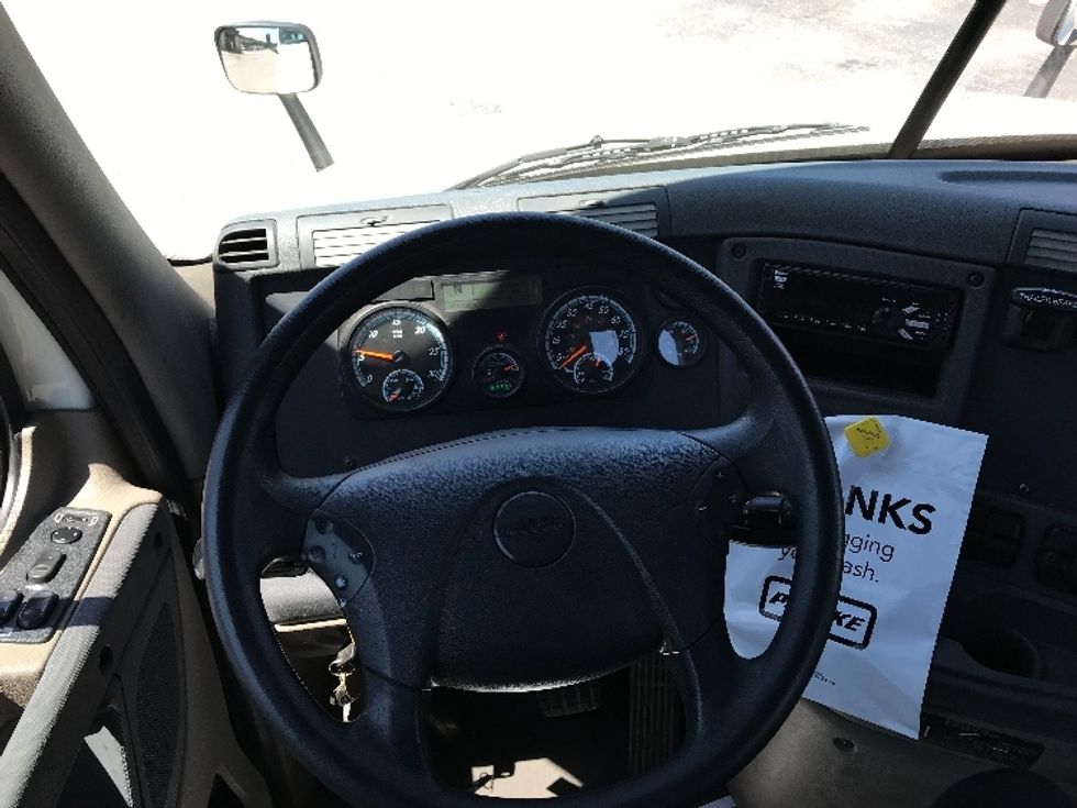 Day Cab Tractor-Heavy Duty Tractors-Freightliner-2019-Cascadia 12564ST-Norfolk-VA-474,695\n\t\tmiles-$ 38,500 - Image 11