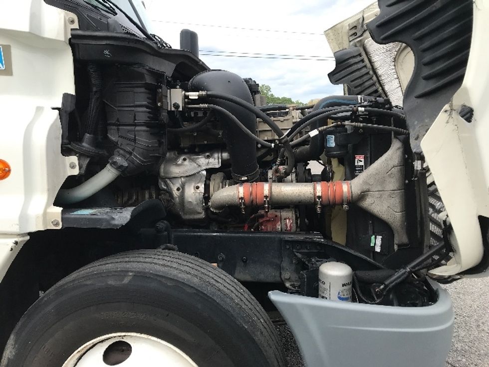 Day Cab Tractor-Heavy Duty Tractors-Freightliner-2019-Cascadia 12564ST-Norfolk-VA-474,695\n\t\tmiles-$ 38,500 - Image 15