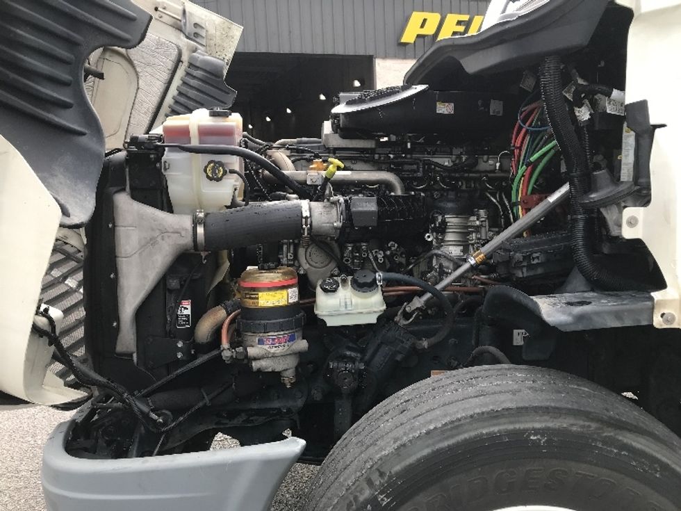 Day Cab Tractor-Heavy Duty Tractors-Freightliner-2019-Cascadia 12564ST-Norfolk-VA-474,695\n\t\tmiles-$ 38,500 - Image 16