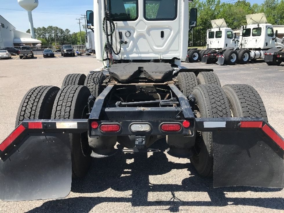 Day Cab Tractor-Heavy Duty Tractors-Freightliner-2019-Cascadia 12564ST-Norfolk-VA-474,695\n\t\tmiles-$ 38,500 - Image 6