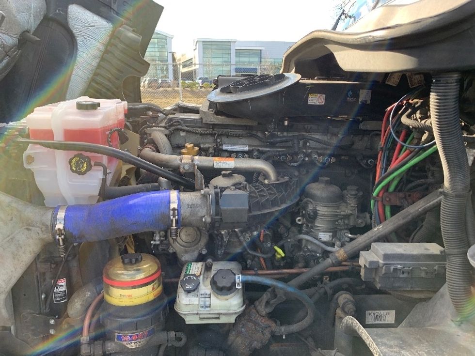 Day Cab Tractor-Heavy Duty Tractors-Freightliner-2019-Cascadia 12564ST-Norton-MA-383,617\n\t\tmiles-$ 45,500 - Image 16