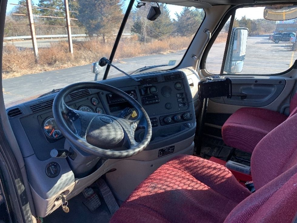 Day Cab Tractor-Heavy Duty Tractors-Freightliner-2019-Cascadia 12564ST-Norton-MA-396,439\n\t\tmiles-$ 41,500 - Image 10