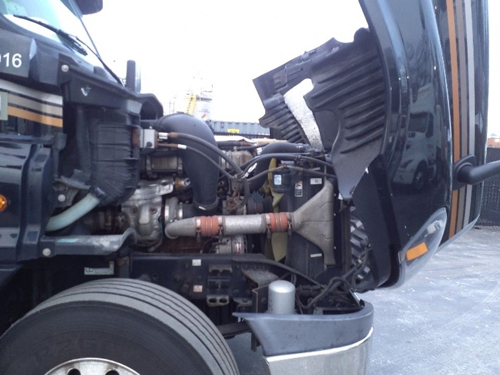 Day Cab Tractor-Heavy Duty Tractors-Freightliner-2019-Cascadia 12564ST-Norton-MA-412,347\n\t\tmiles-$ 40,750 - Image 15