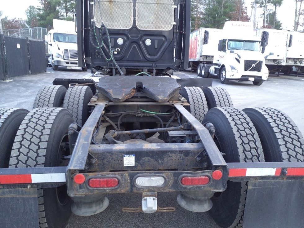 Day Cab Tractor-Heavy Duty Tractors-Freightliner-2019-Cascadia 12564ST-Norton-MA-412,347\n\t\tmiles-$ 40,750 - Image 6