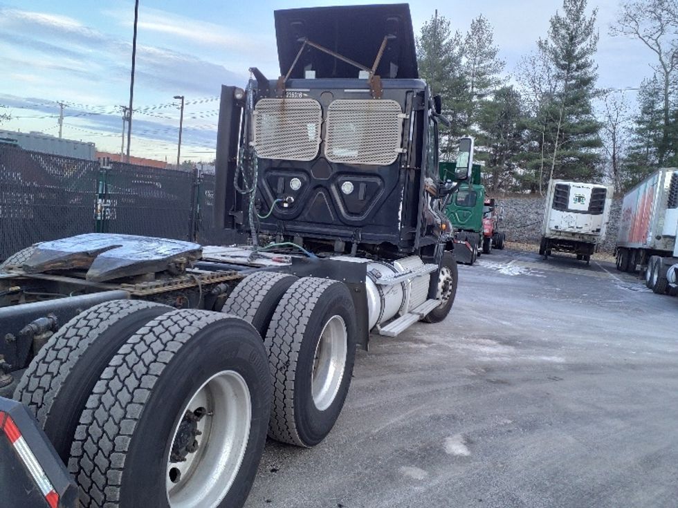Day Cab Tractor-Heavy Duty Tractors-Freightliner-2019-Cascadia 12564ST-Norton-MA-412,347\n\t\tmiles-$ 40,750 - Image 7