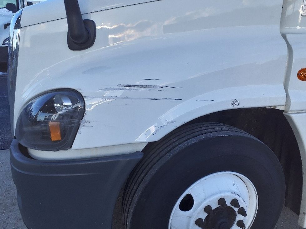 Day Cab Tractor-Heavy Duty Tractors-Freightliner-2019-Cascadia 12564ST-Norton-MA-413,218\n\t\tmiles-$ 37,500 - Image 19