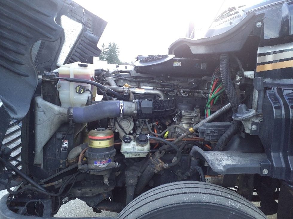 Day Cab Tractor-Heavy Duty Tractors-Freightliner-2019-Cascadia 12564ST-Norton-MA-418,974\n\t\tmiles-$ 40,500 - Image 16