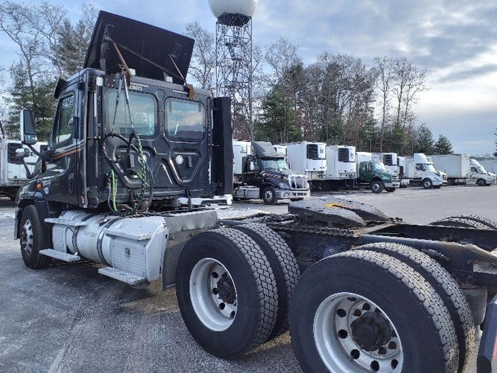 Day Cab Tractor-Heavy Duty Tractors-Freightliner-2019-Cascadia 12564ST-Norton-MA-418,974\n\t\tmiles-$ 40,500 - Image 5