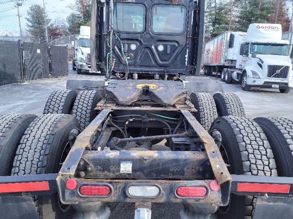 Day Cab Tractor-Heavy Duty Tractors-Freightliner-2019-Cascadia 12564ST-Norton-MA-418,974\n\t\tmiles-$ 40,500 - Image 6