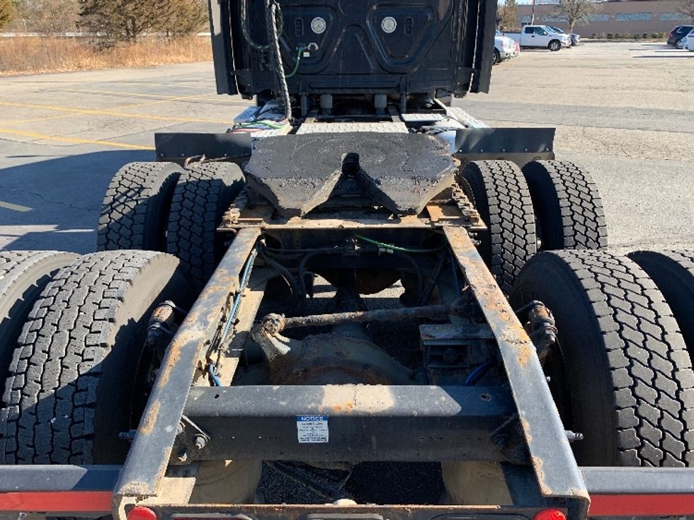 Day Cab Tractor-Heavy Duty Tractors-Freightliner-2019-Cascadia 12564ST-Norton-MA-453,524\n\t\tmiles-$ 41,500 - Image 6