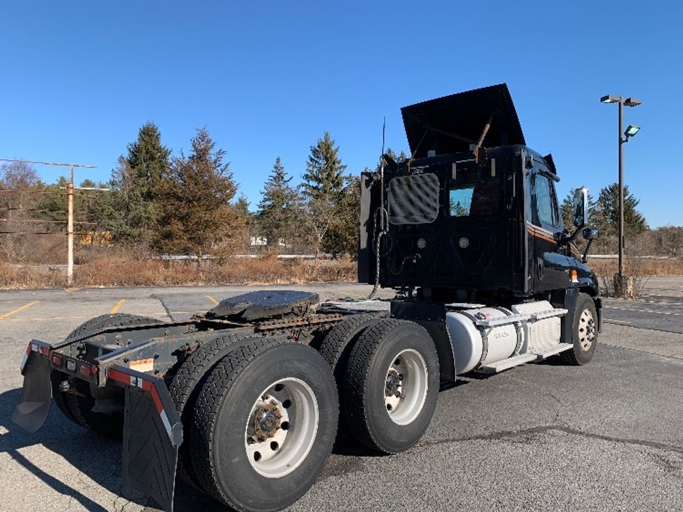Day Cab Tractor-Heavy Duty Tractors-Freightliner-2019-Cascadia 12564ST-Norton-MA-453,524\n\t\tmiles-$ 41,500 - Image 7